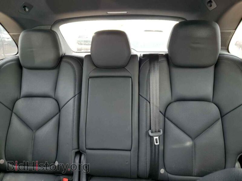 2016 Porsche CAYENNE (VIN WP1AF2A21GKA42902) — photo 10 of 14