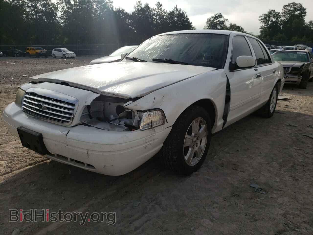 2011 FORD CROWN VIC - VIN: 2FABP7EV7BX132555 - Фото 2