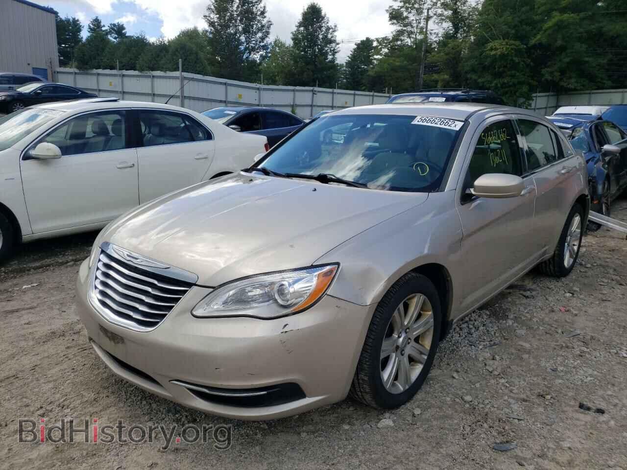 2013 CHRYSLER 200 - VIN: 1C3CCBBB6DN609718 - Фото 2