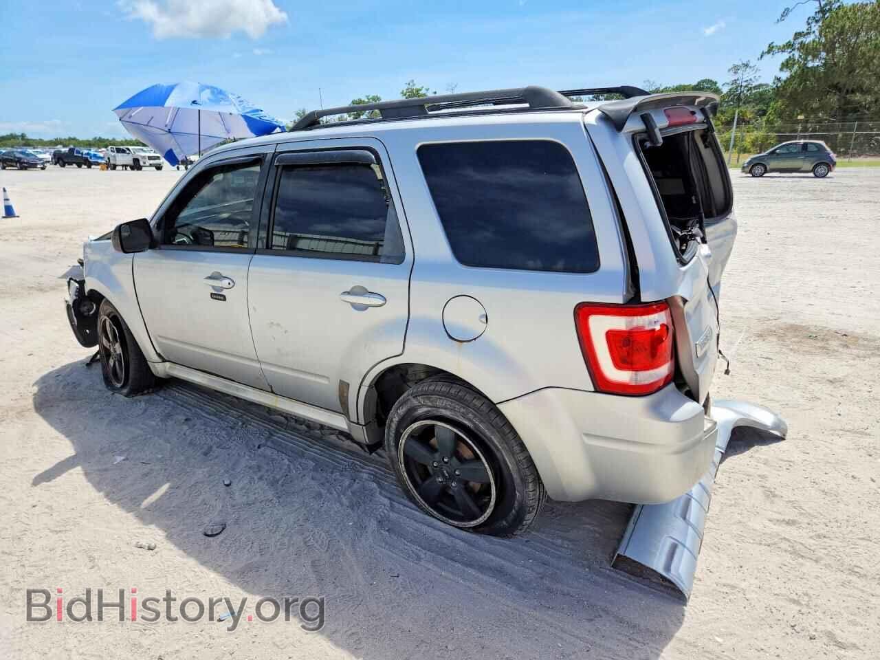 2011 FORD ESCAPE - VIN: 1FMCU0D70BKB01633 - Photo 2