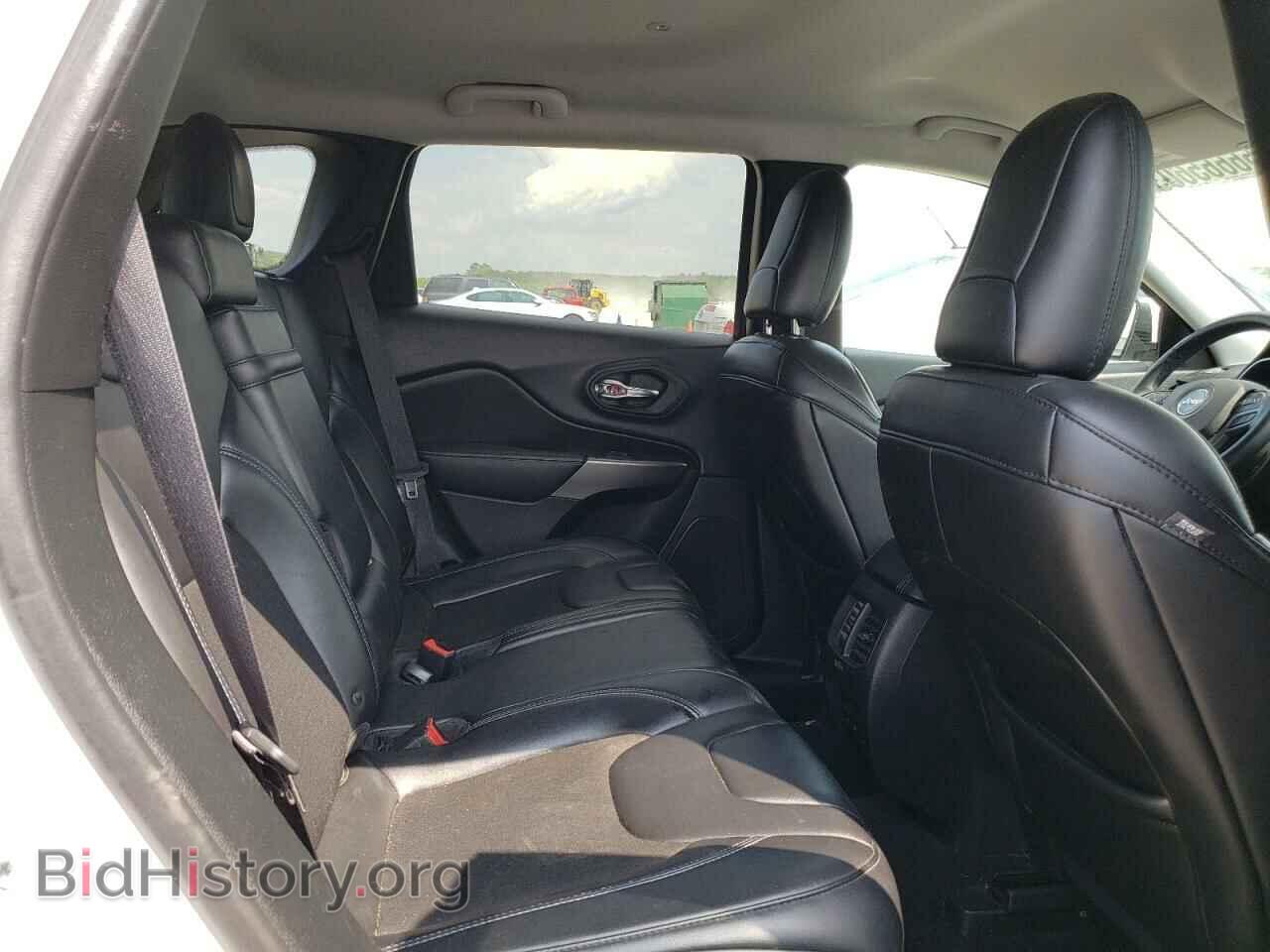 2019 JEEP CHEROKEE - VIN: 1C4PJLLB0KD202021 - Photo 10