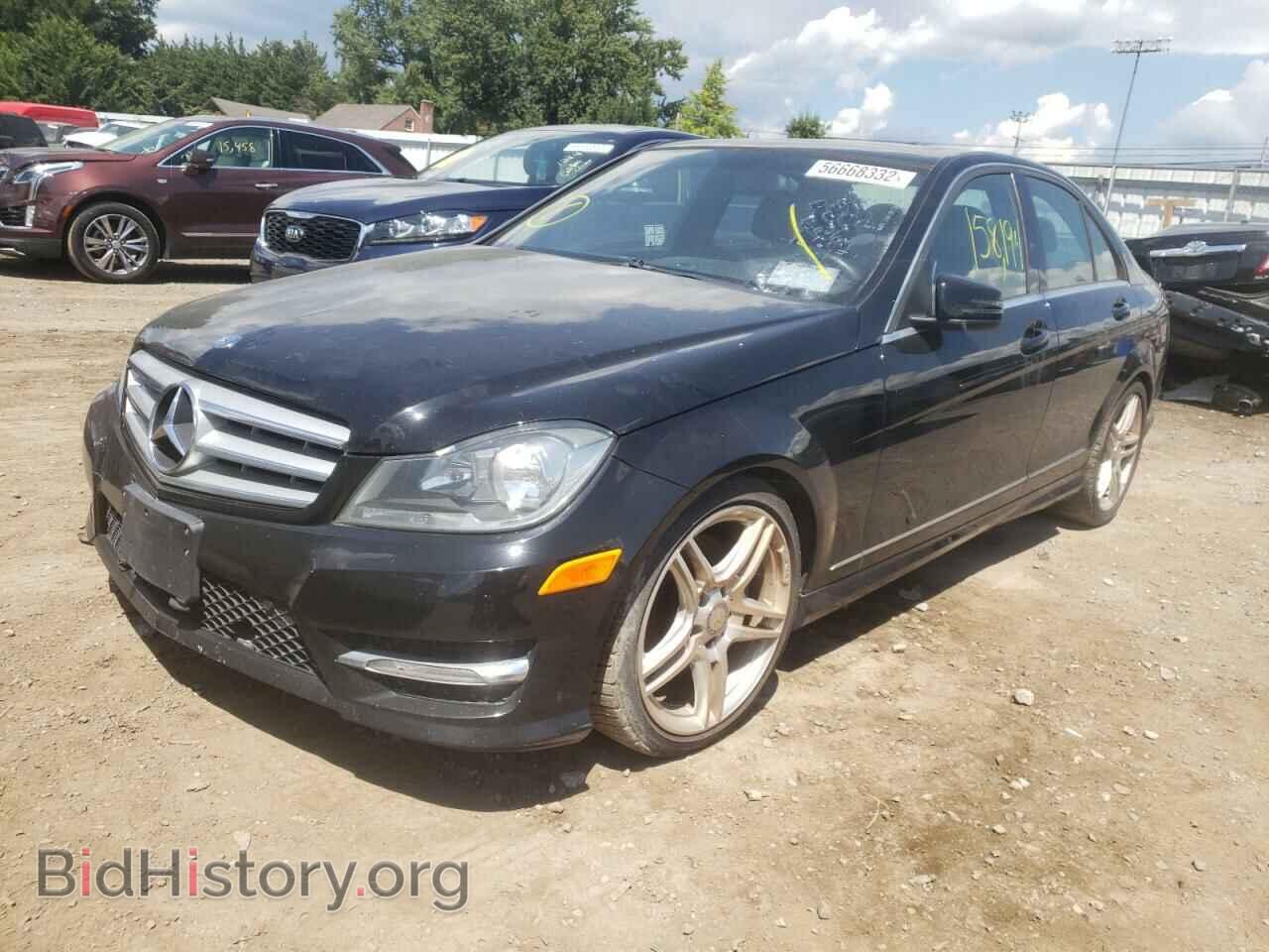 2013 MERCEDES-BENZ C-CLASS - VIN: WDDGF8ABXDR247030 - Фото 2