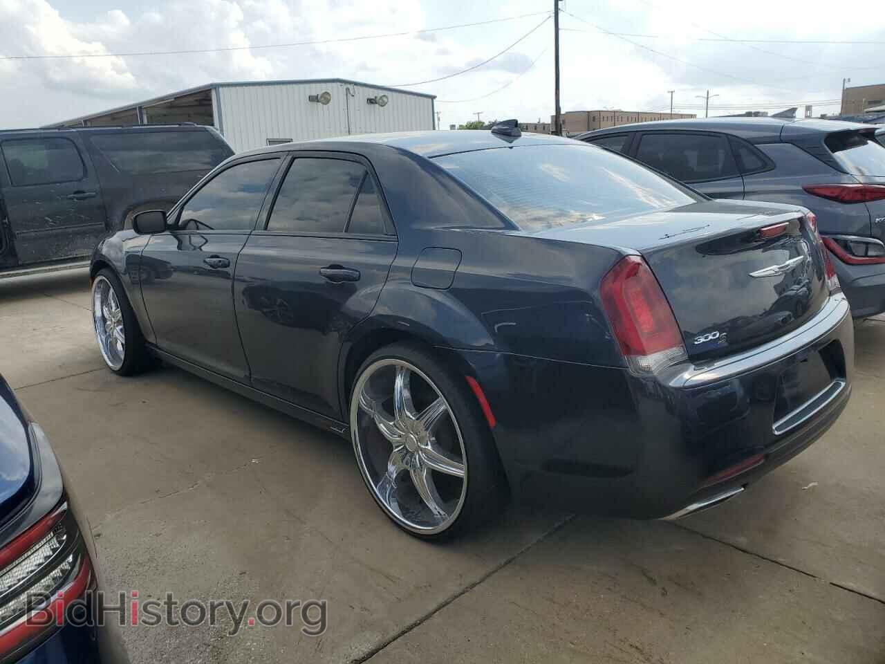 2015 CHRYSLER 300 - VIN: 2C3CCABG0FH872532 - Фото 2