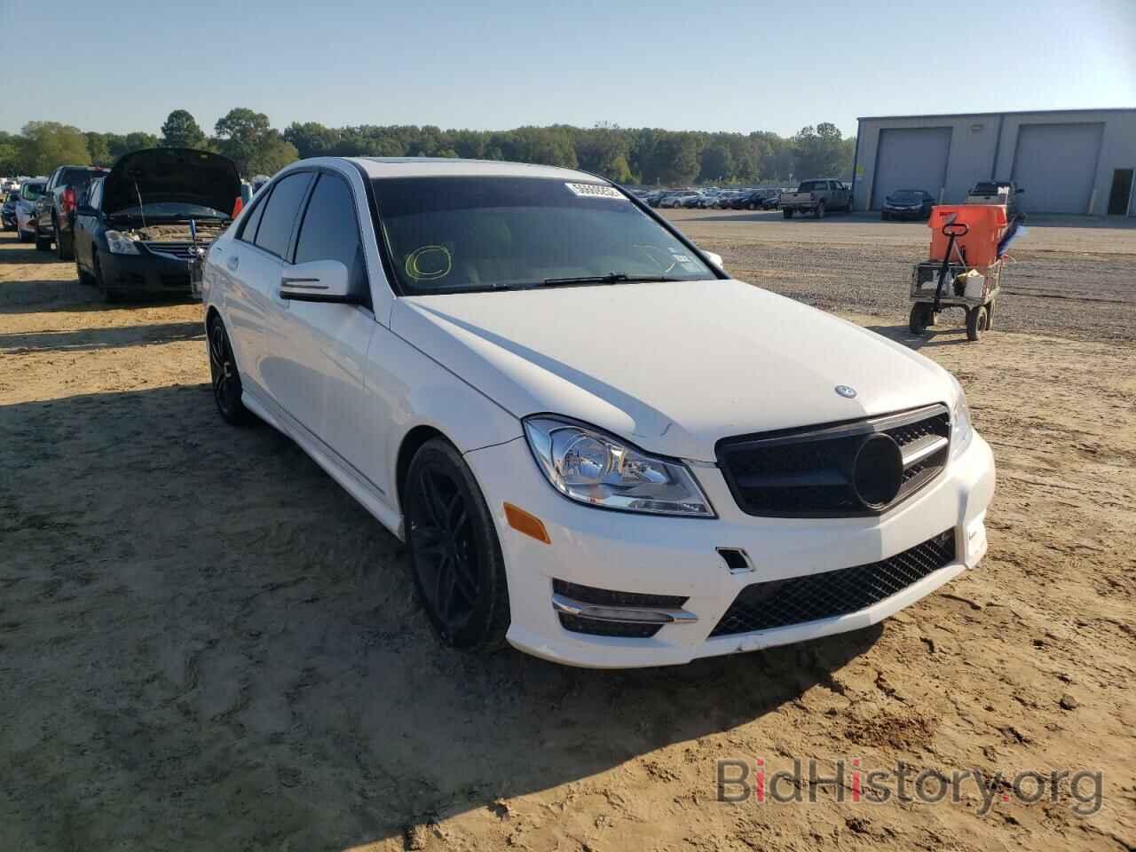 Photo WDDGF4HB8EG254649 - MERCEDES-BENZ C-CLASS 2014