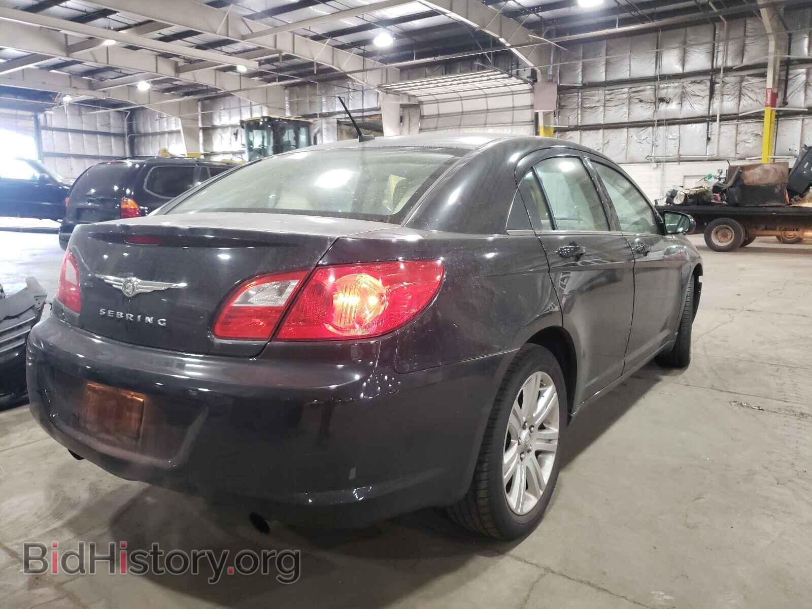 2010 CHRYSLER SEBRING - VIN: 1C3CC5FV3AN199591 - Фото 4