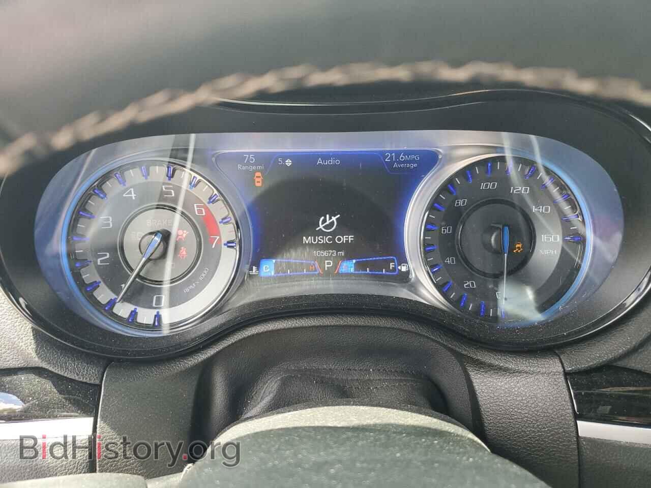2019 CHRYSLER 300 - VIN: 2C3CCABT1KH704891 - Фото 9