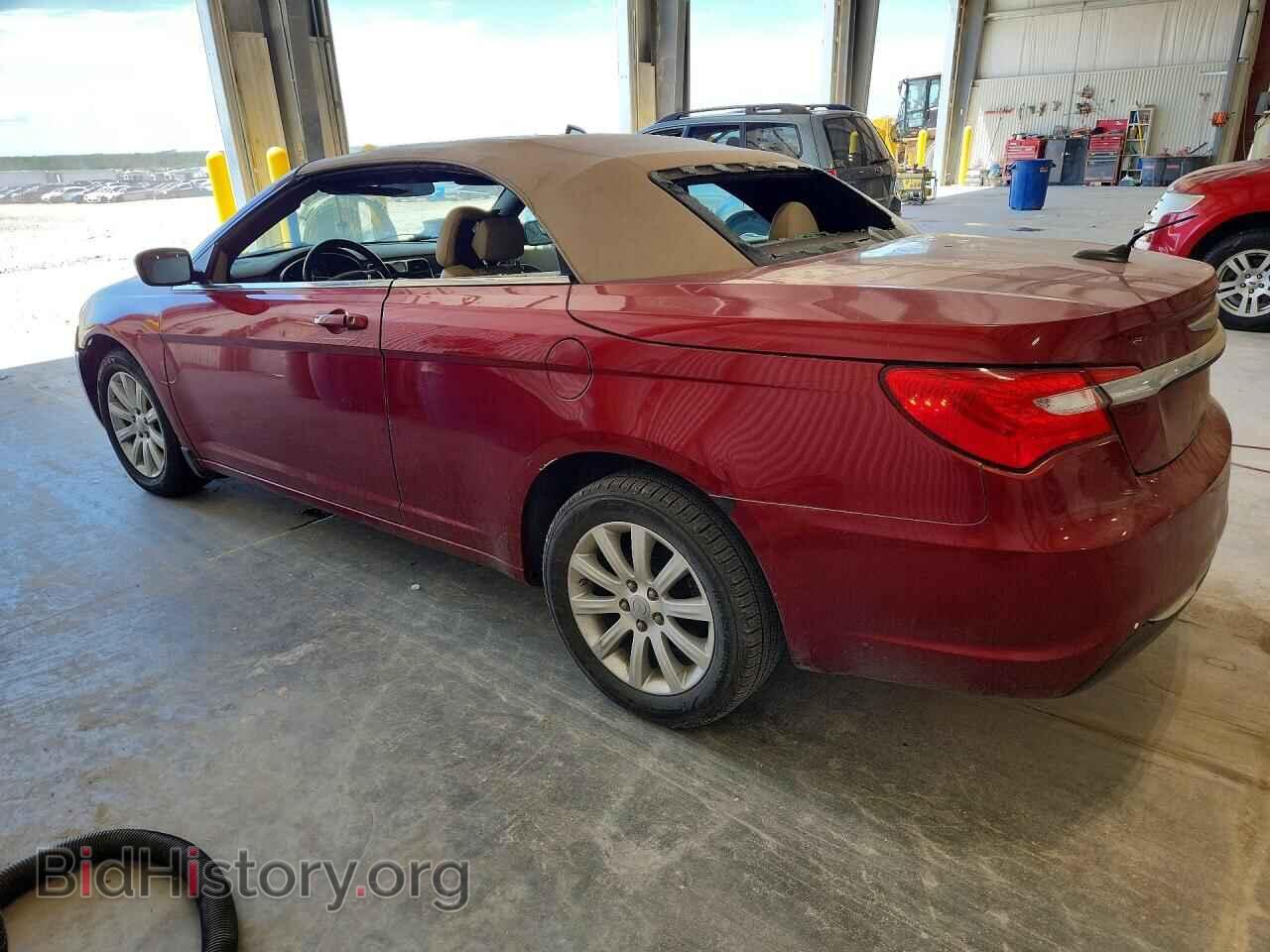 2011 CHRYSLER 200 - VIN: 1C3BC2EGXBN529323 - Photo 2