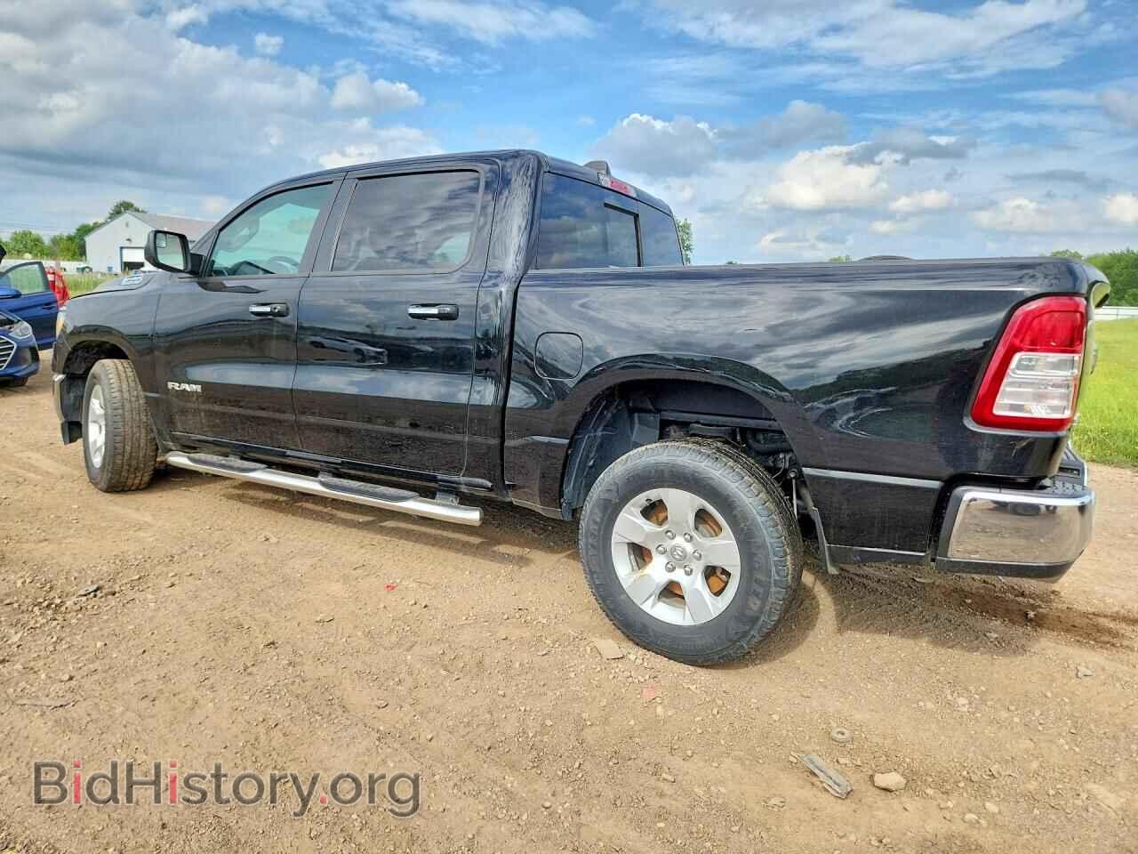 2020 RAM 1500 - VIN: 1C6SRFFTXLN366064 - Фото 2