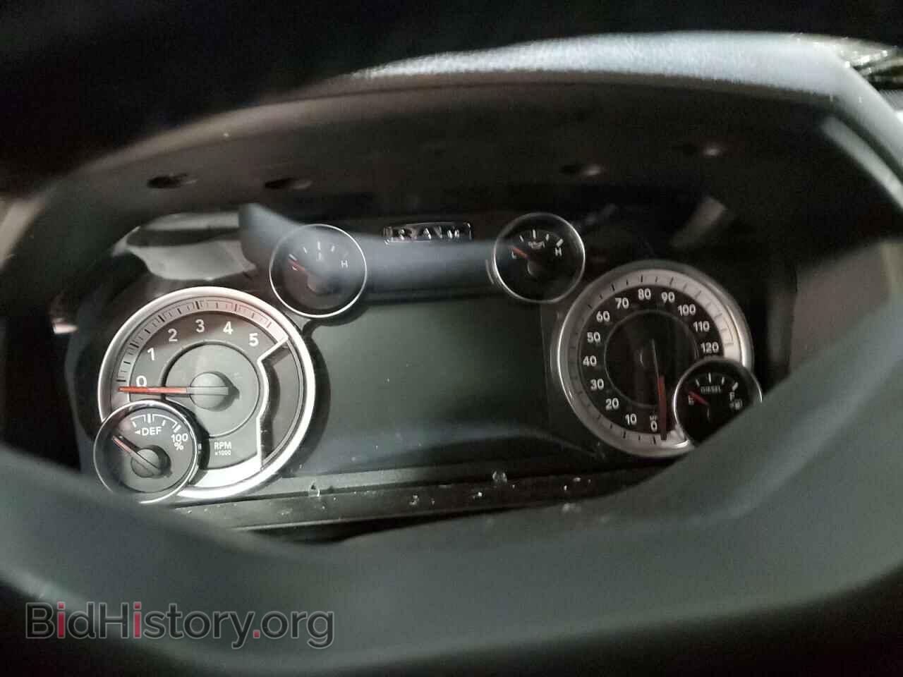 2018 RAM All Models - VIN: 3C6UR5DL1JG117860 - Photo 9