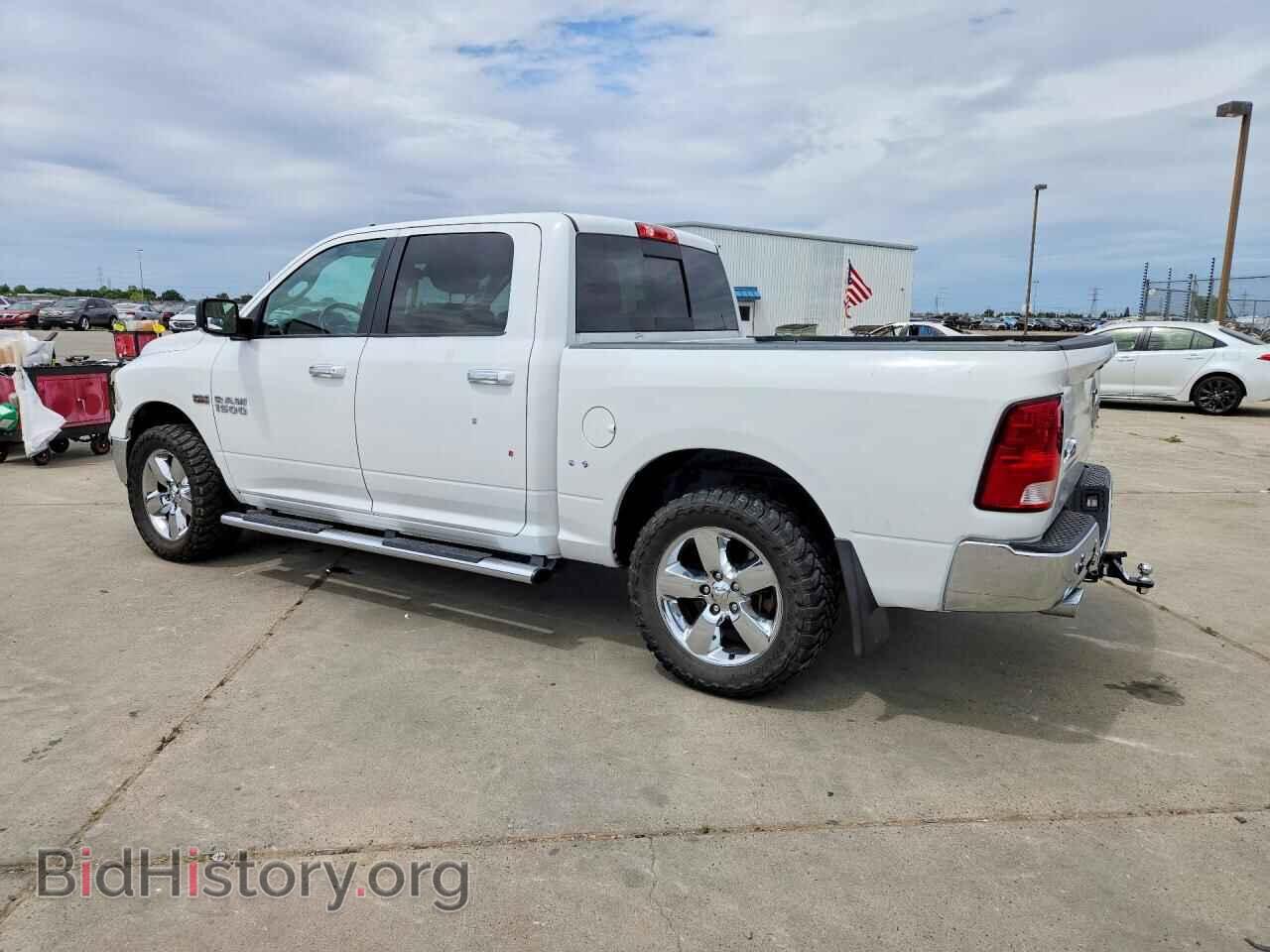 2018 RAM 1500 SLT - VIN: 3C6RR7LT1JG140543 - Photo 2