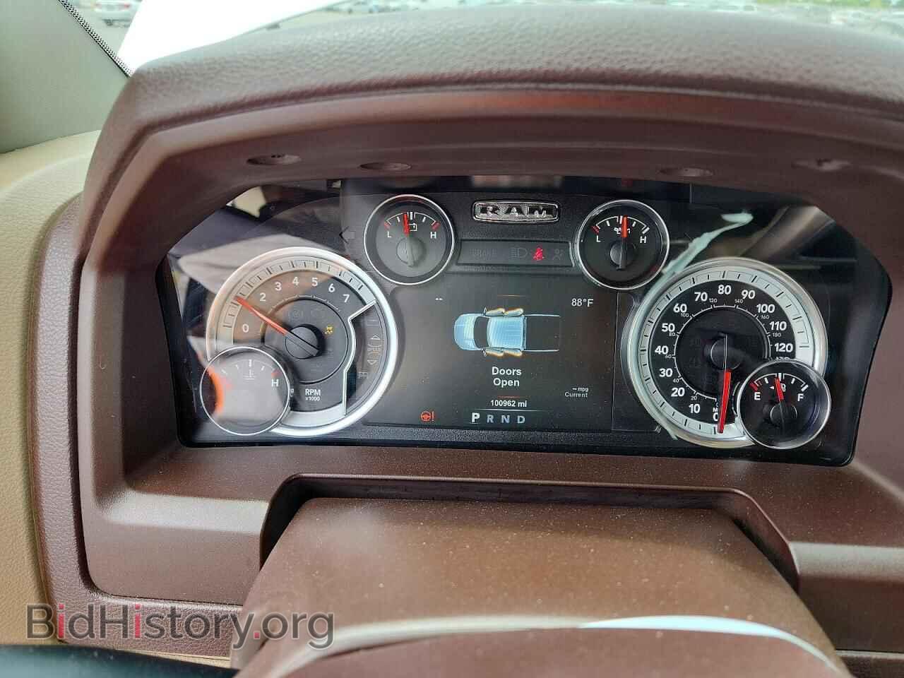 2018 RAM 1500 SLT - VIN: 3C6RR7LT1JG140543 - Photo 9