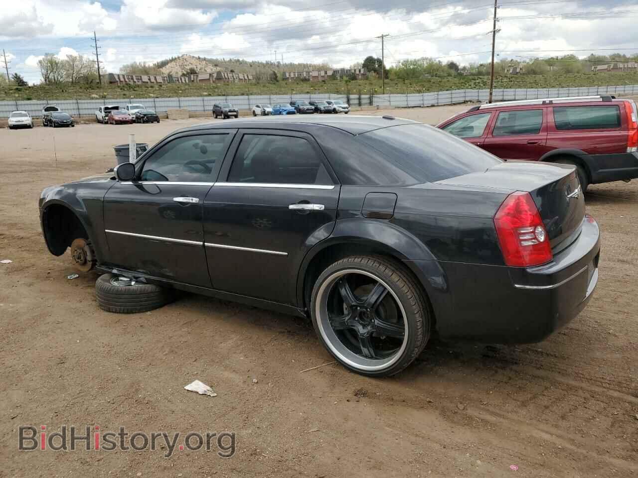 2010 CHRYSLER 300 - VIN: 2C3CA5CVXAH192656 - Фото 2