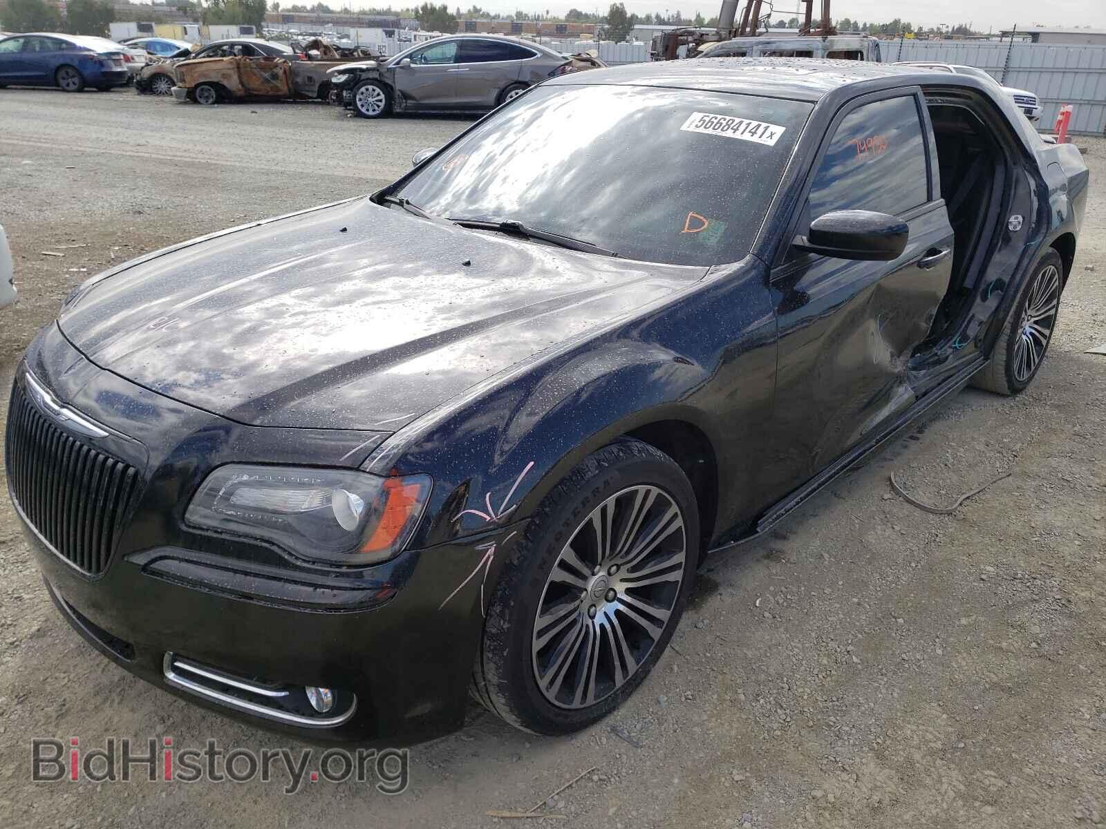 2013 CHRYSLER 300 - VIN: 2C3CCABT1DH708121 - Фото 2