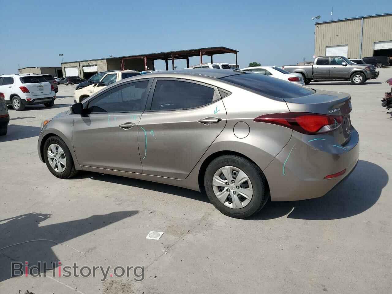 2016 HYUNDAI ELANTRA - VIN: 5NPDH4AE5GH772485 - Фото 2