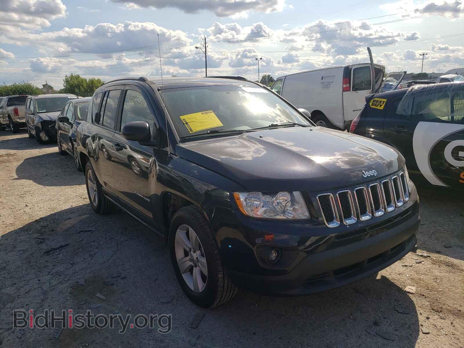Photo 1J4NF1FB2BD226355 - JEEP COMPASS 2011