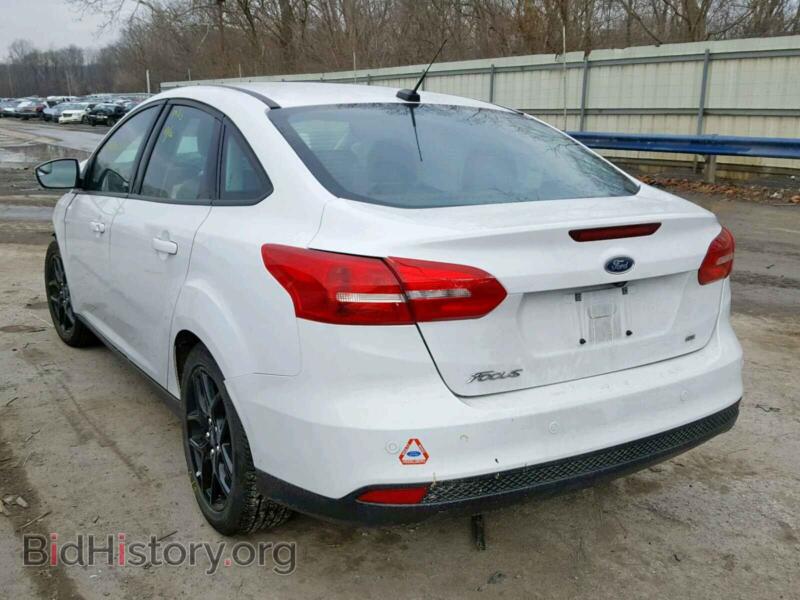 2016 Ford FOCUS (VIN 1FADP3F24GL329905) — фото 3 из 10