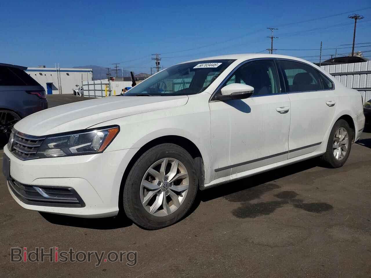 Фотография 1VWAT7A38HC005113 - VOLKSWAGEN PASSAT 2017
