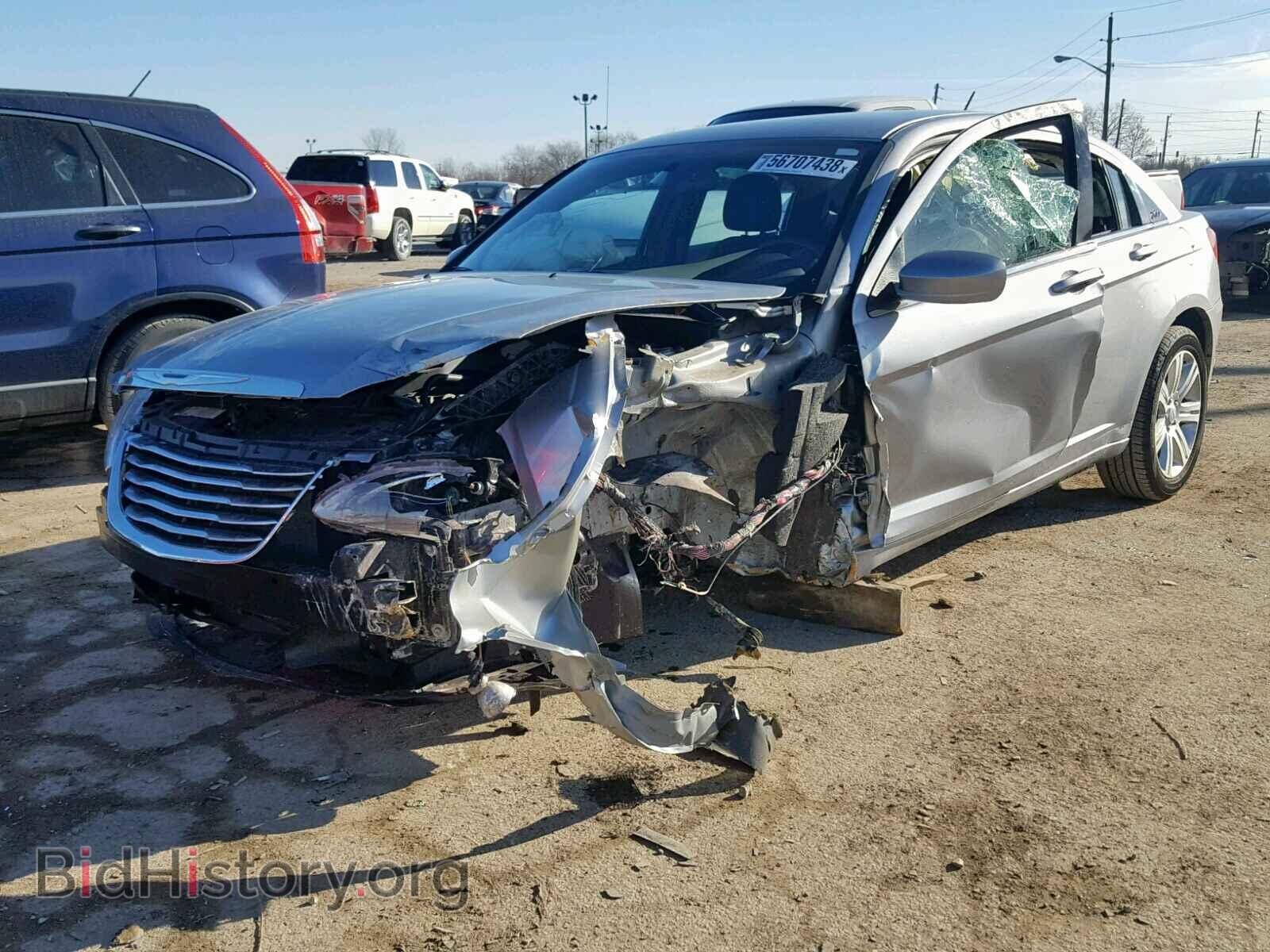 2013 CHRYSLER 200 - VIN: 1C3CCBAB7DN640168 - Фото 2