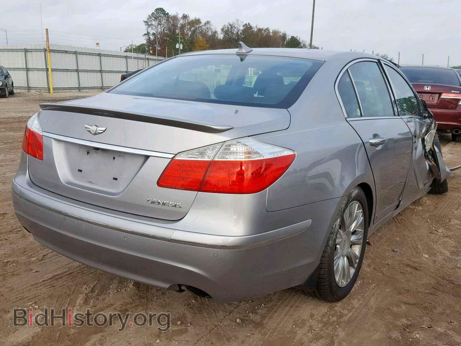 2009 HYUNDAI GENESIS - VIN: KMHGC46E09U048762 - Фото 4