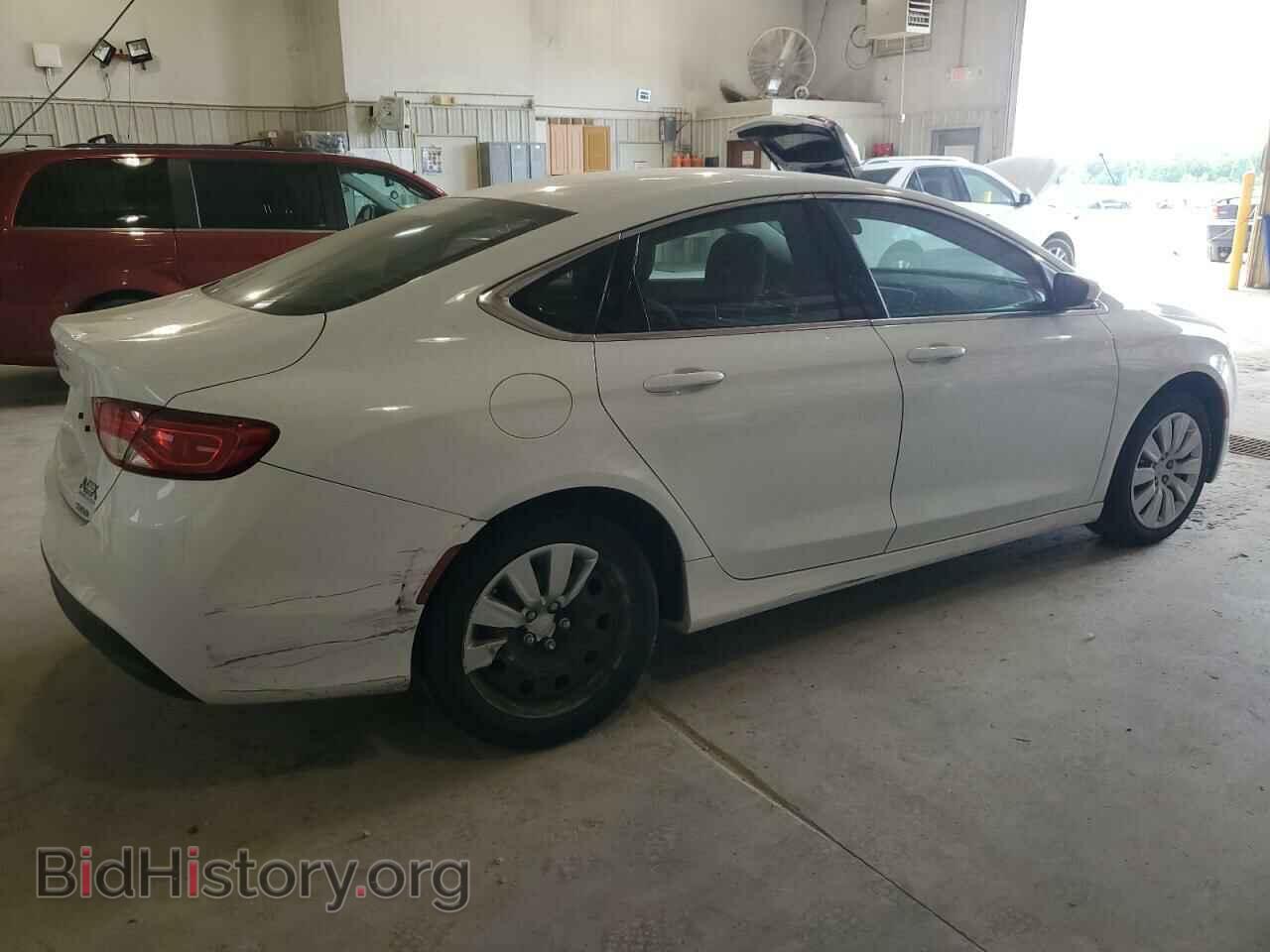 2016 CHRYSLER 200 - VIN: 1C3CCCFB4GN183452 - Фото 3