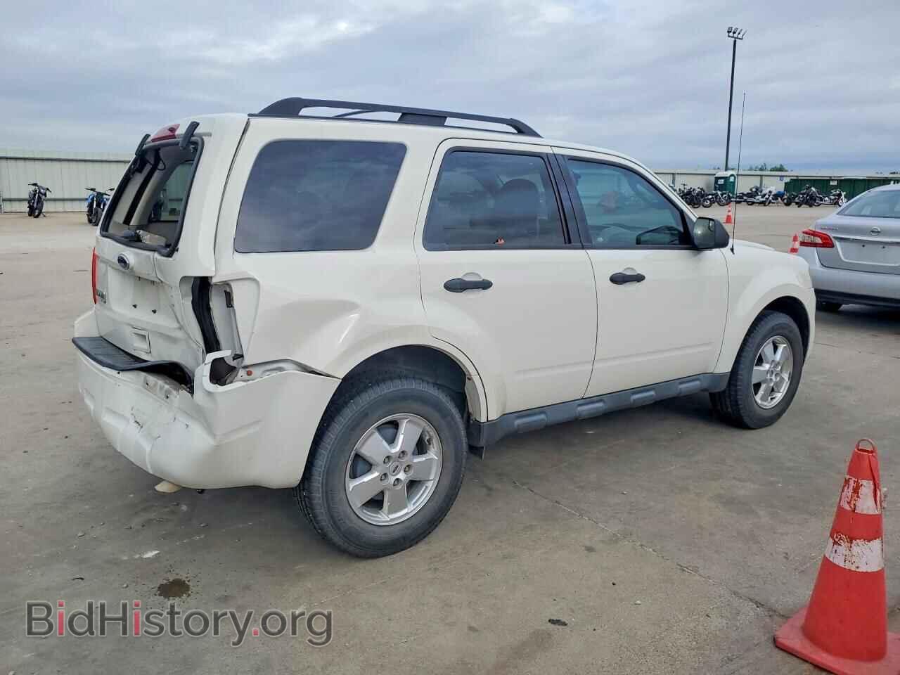 2011 FORD ESCAPE - VIN: 1FMCU0D71BKC10330 - Фото 3