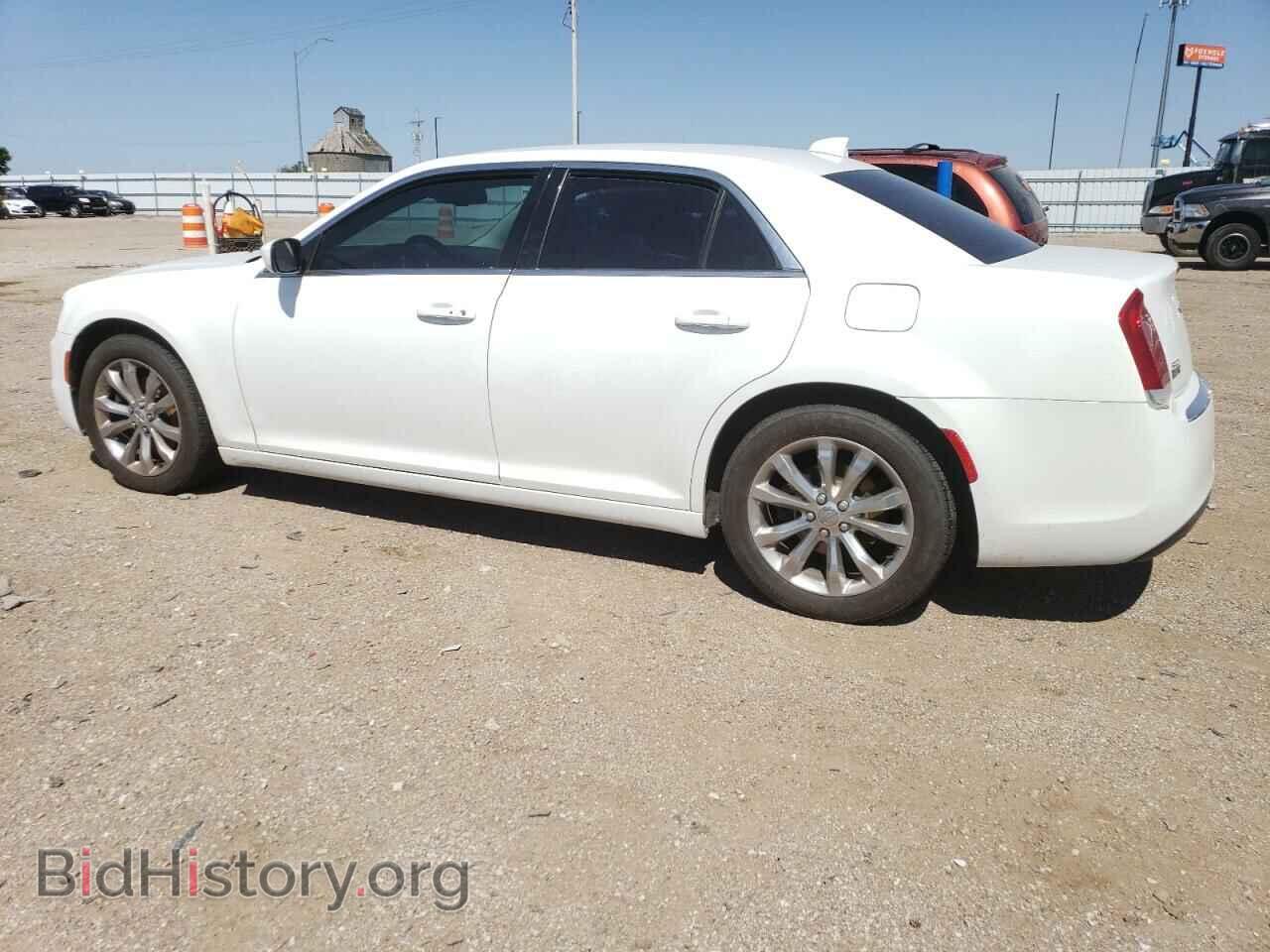 2016 CHRYSLER 300 - VIN: 2C3CCARGXGH128783 - Фото 2