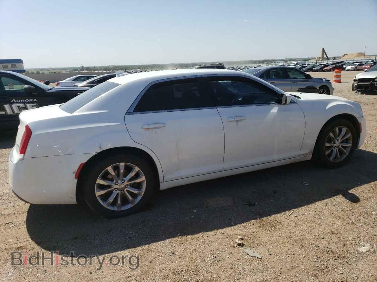 2016 CHRYSLER 300 - VIN: 2C3CCARGXGH128783 - Фото 3