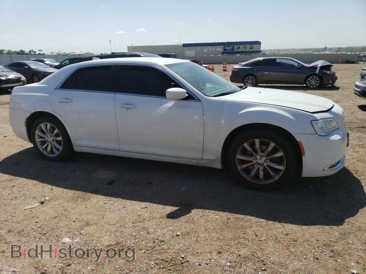 2016 CHRYSLER 300 - VIN: 2C3CCARGXGH128783 - Фото 4