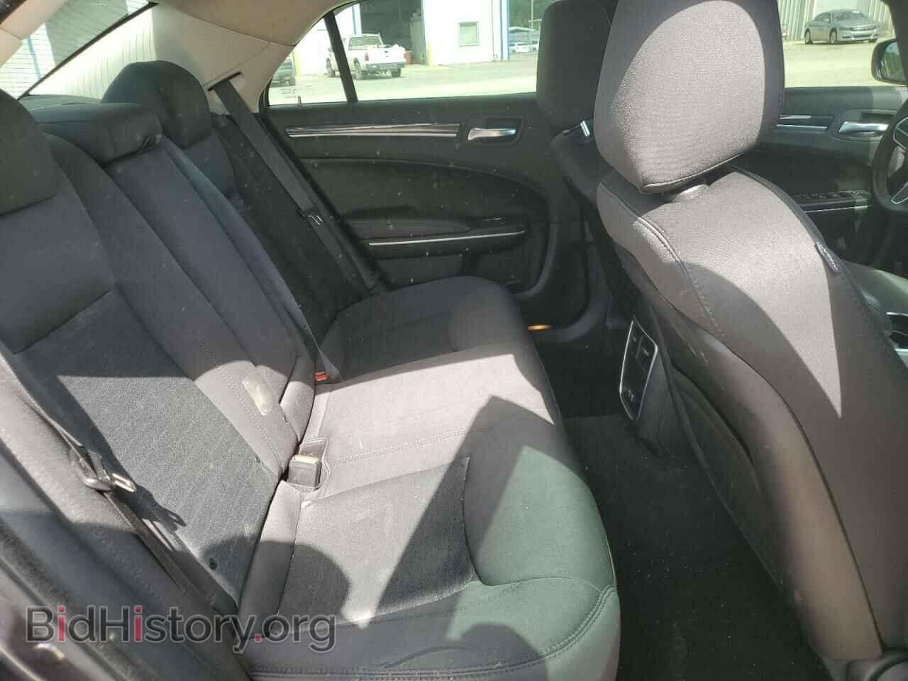 2019 CHRYSLER 300 - VIN: 2C3CCAAG7KH755767 - Фото 10