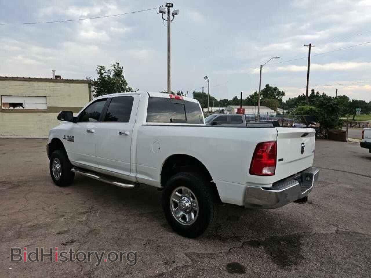 2016 RAM All Models - VIN: 3C6UR5DL8GG284824 - Photo 3