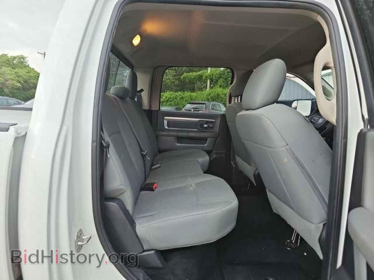 2016 RAM All Models - VIN: 3C6UR5DL8GG284824 - Photo 6