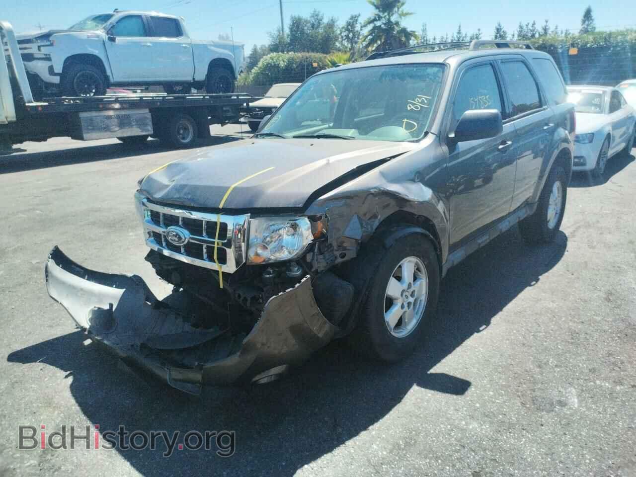 2010 FORD ESCAPE - VIN: 1FMCU0D73AKA96121 - Фото 2
