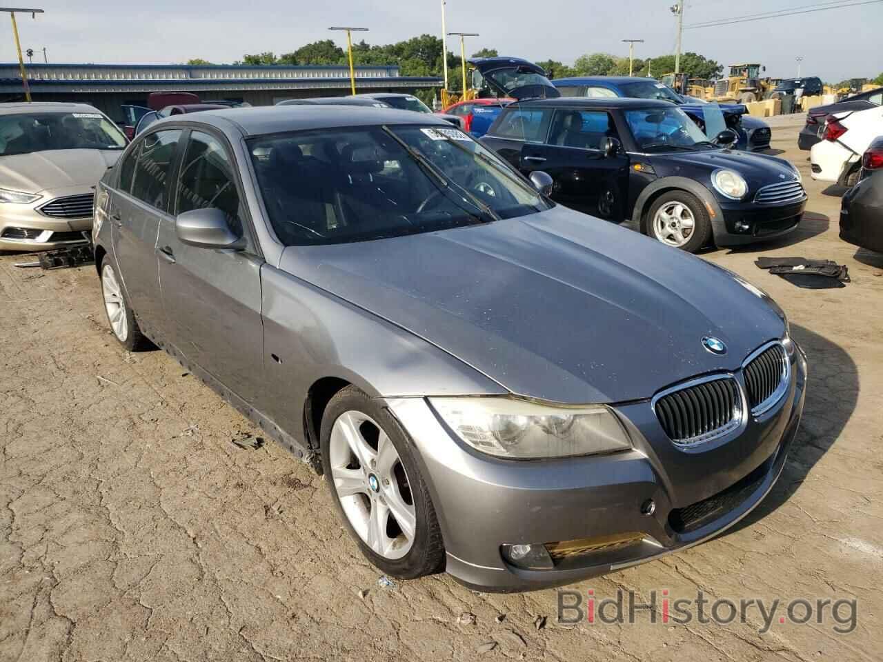 Фотография WBAPH7G50BNM56889 - BMW 3 SERIES 2011