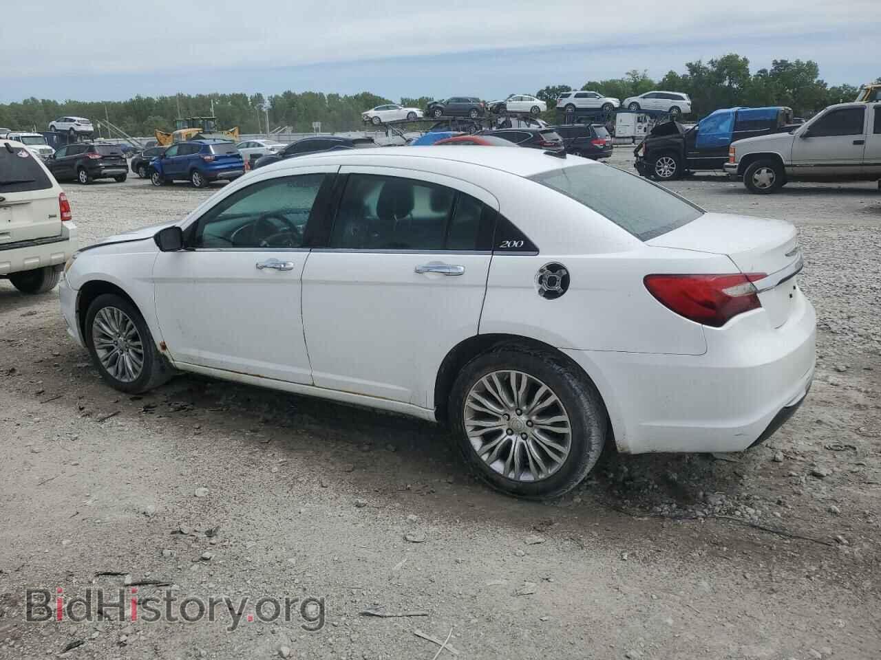 2012 CHRYSLER 200 - VIN: 1C3CCBCB0CN303496 - Фото 2