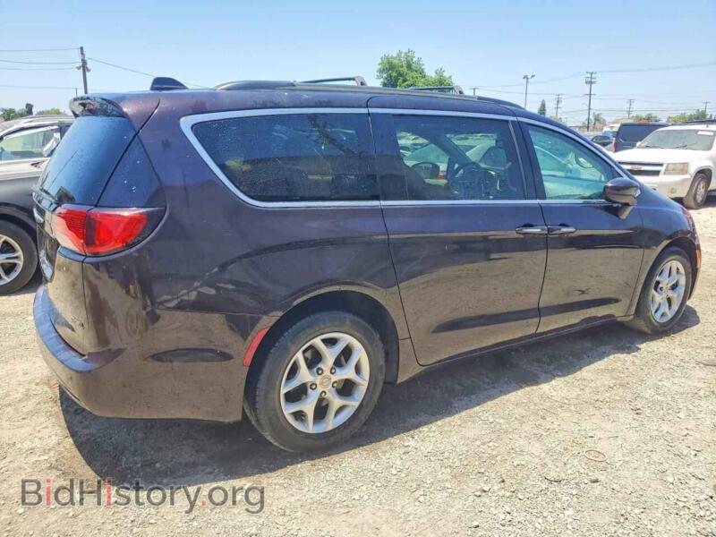 2017 Chrysler PACIFICA (VIN 2C4RC1BG5HR571015) — photo 3 of 13