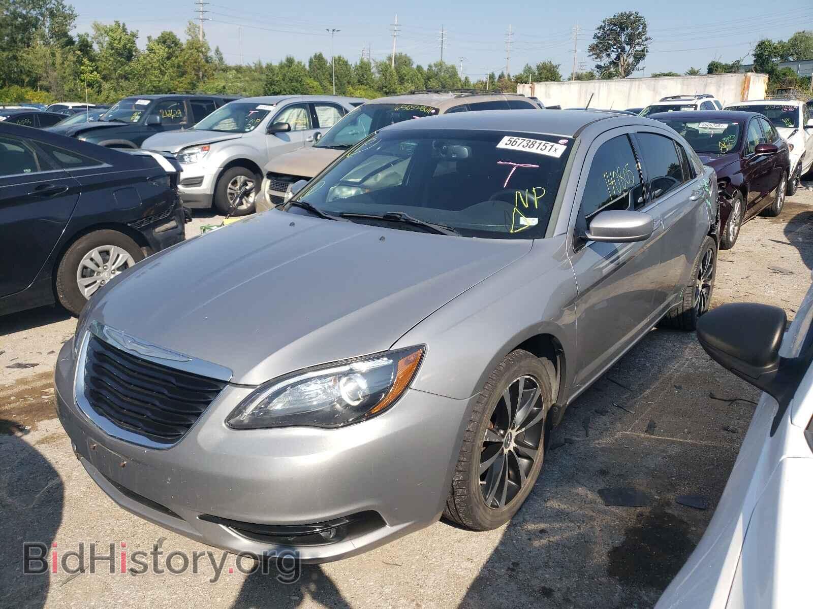 2013 CHRYSLER 200 - VIN: 1C3CCBBB8DN514237 - Фото 2