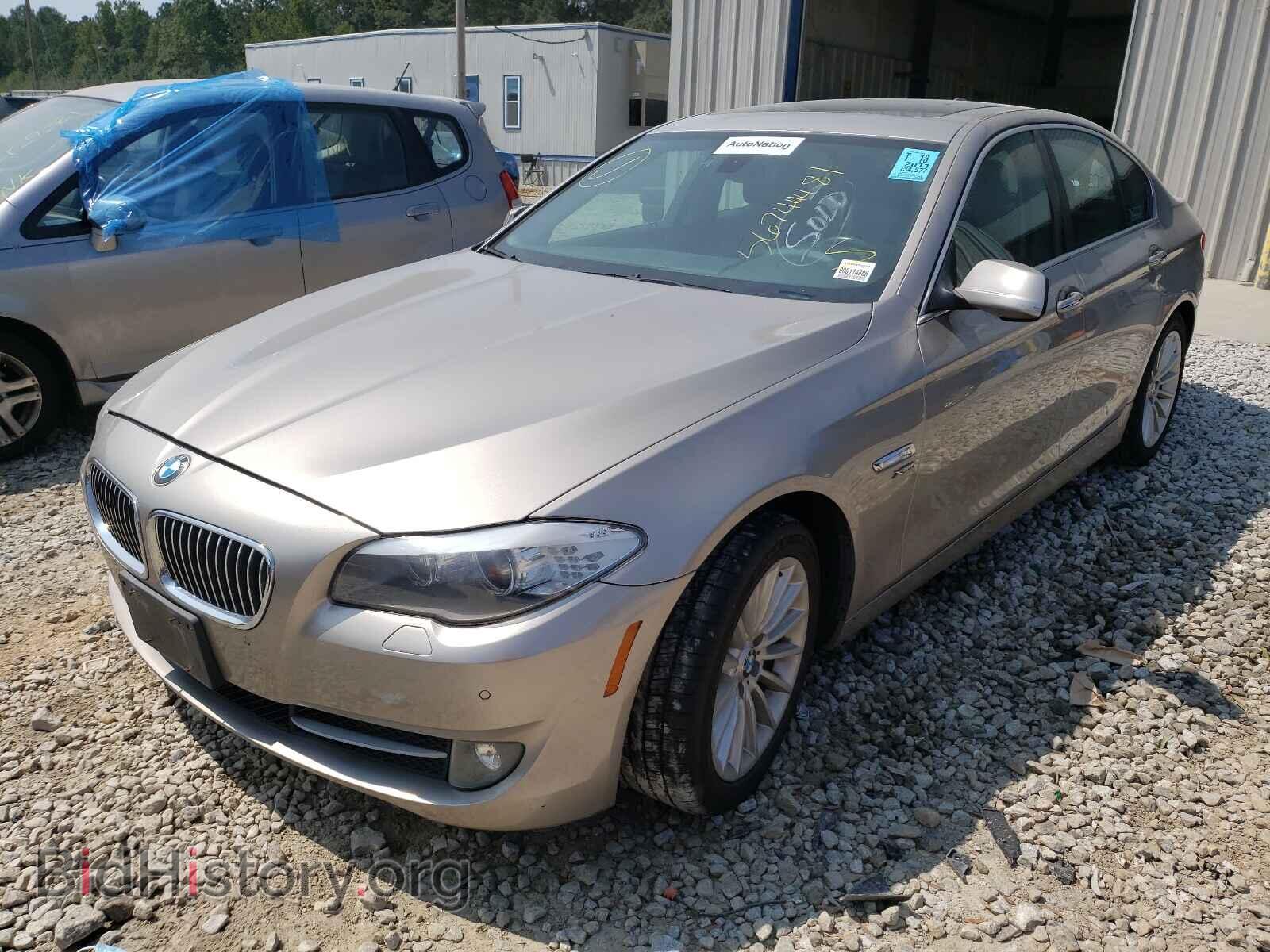2011 BMW 5 SERIES - VIN: WBAFU7C55BC878147 - Фото 2