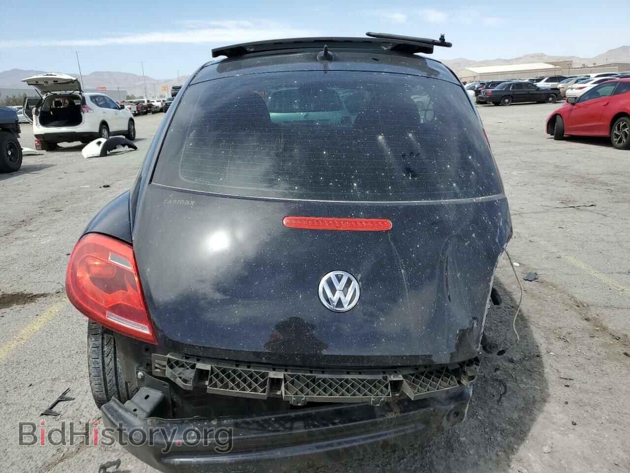 2013 VOLKSWAGEN BEETLE - VIN: 3VWJP7ATXDM676229 - Фото 6