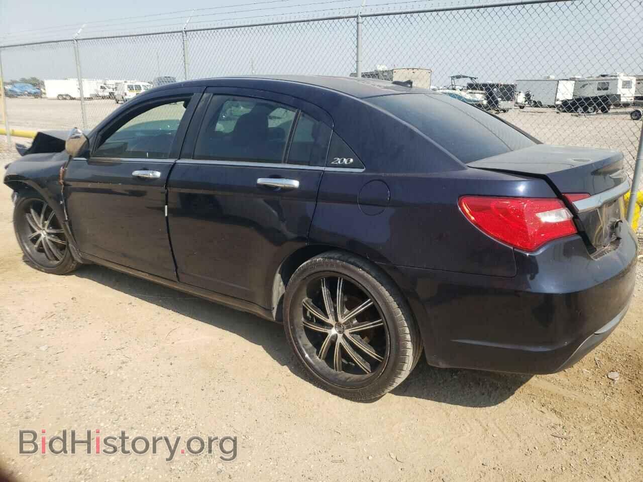 2011 CHRYSLER 200 - VIN: 1C3BC2FGXBN575524 - Фото 2