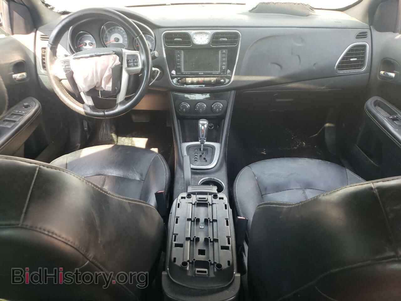 2011 CHRYSLER 200 - VIN: 1C3BC2FGXBN575524 - Фото 8