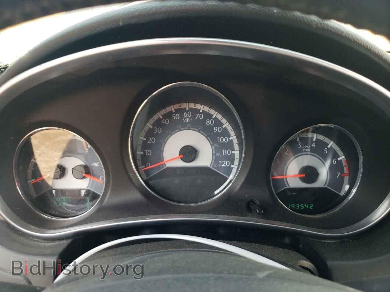 2011 CHRYSLER 200 - VIN: 1C3BC2FGXBN575524 - Фото 9