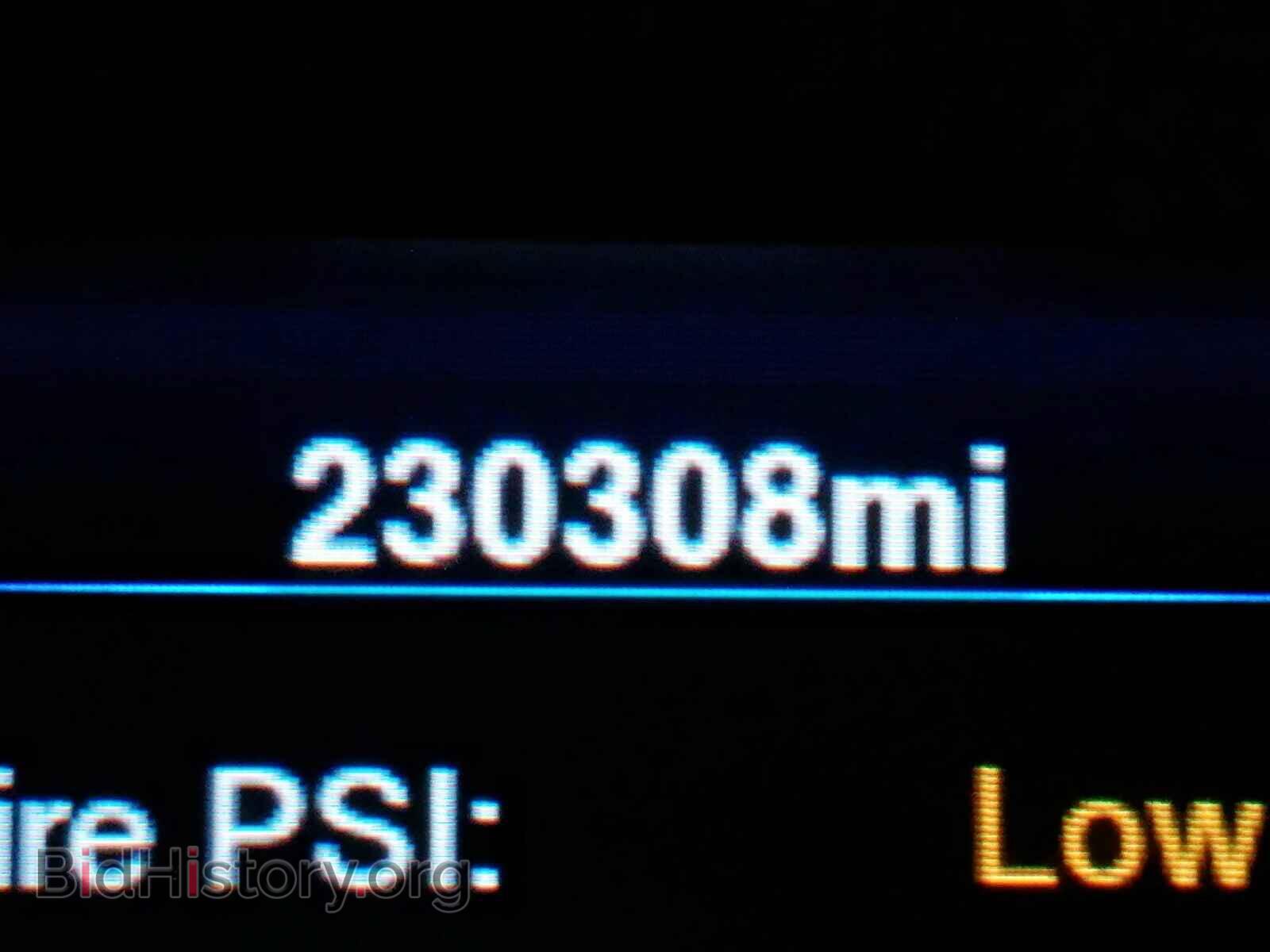 2014 CHRYSLER 300 - VIN: 2C3CCAGG4EH217877 - Фото 8