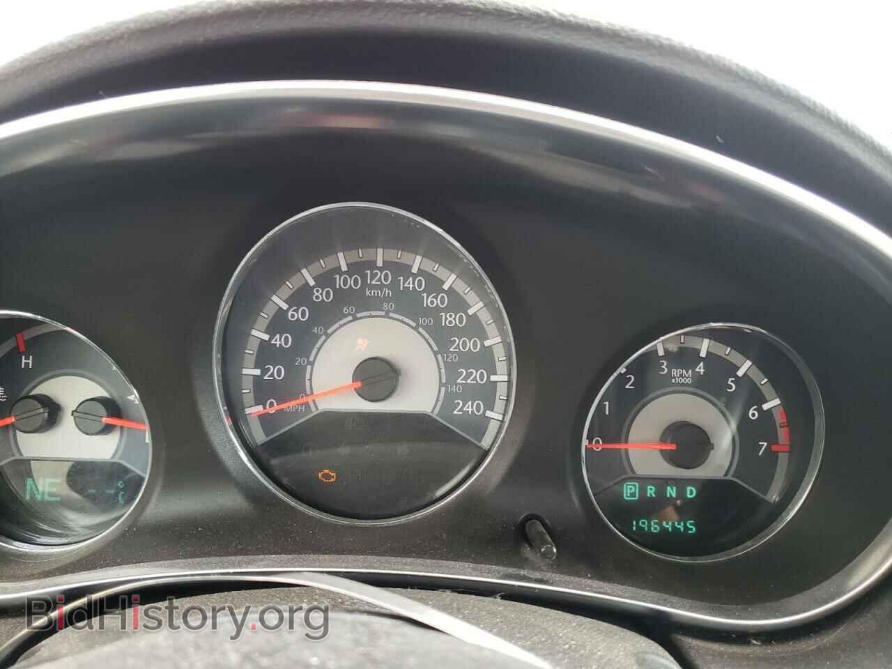 2011 CHRYSLER 200 - VIN: 1C3BC2FG4BN585496 - Фото 8
