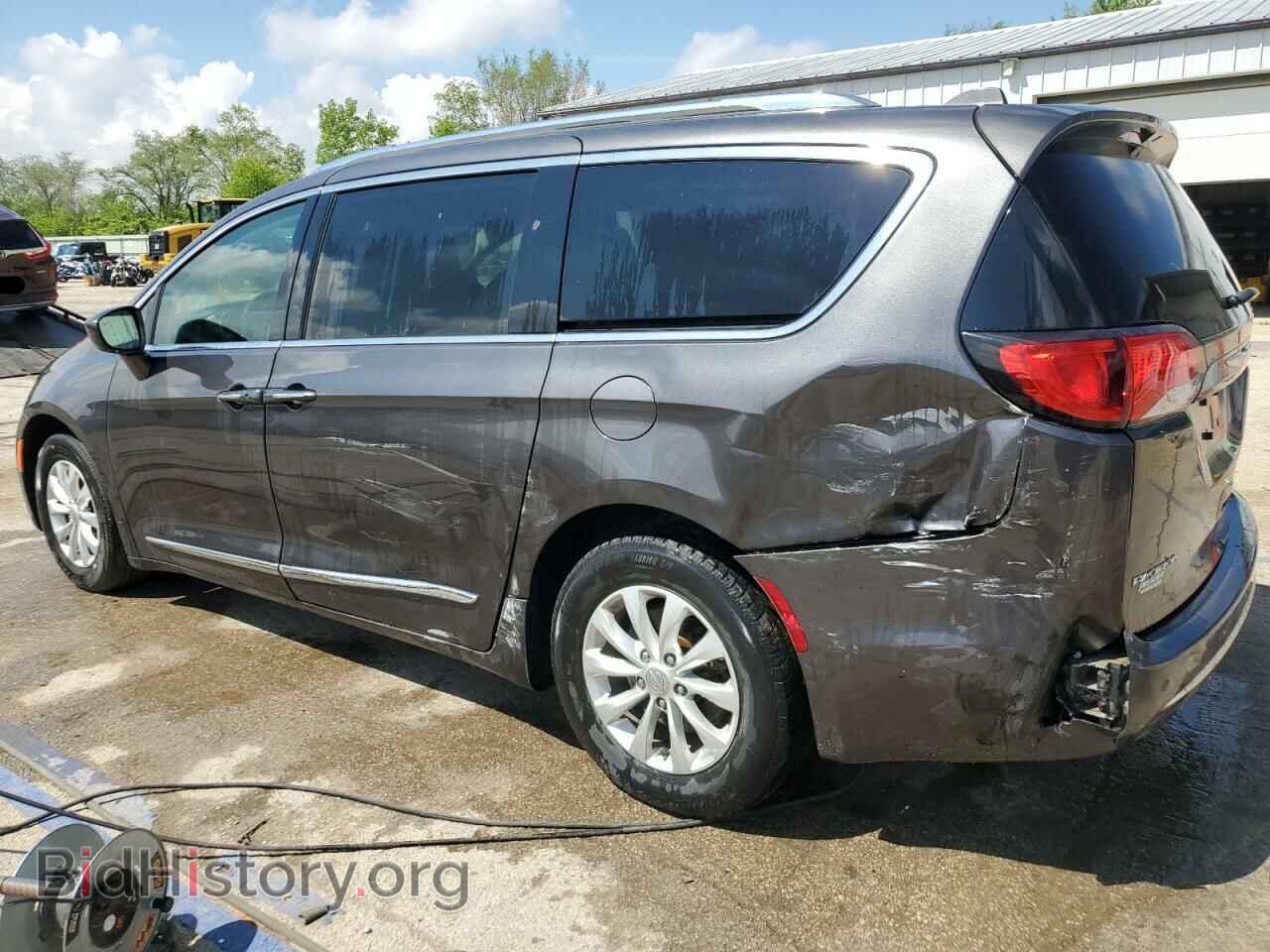 2018 CHRYSLER PACIFICA - VIN: 2C4RC1EG6JR228988 - Фото 2