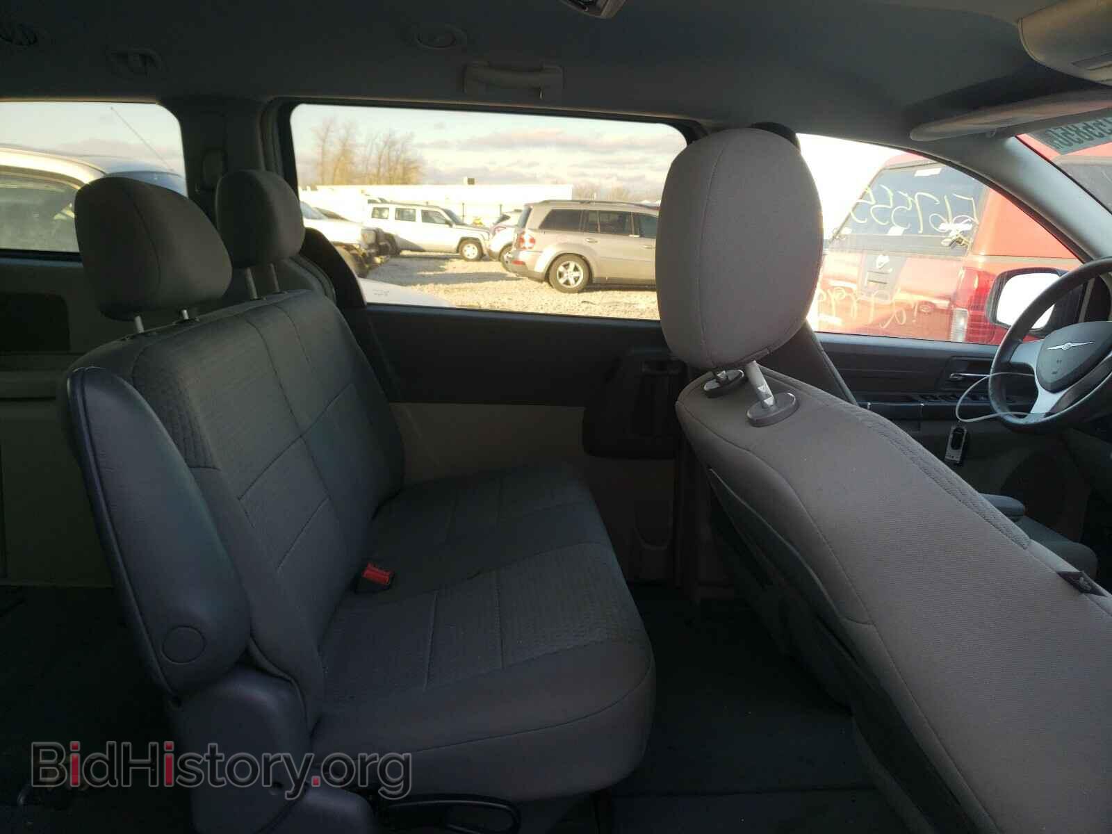 2008 CHRYSLER MINIVAN - VIN: 2A8HR44H88R721354 - Фото 6