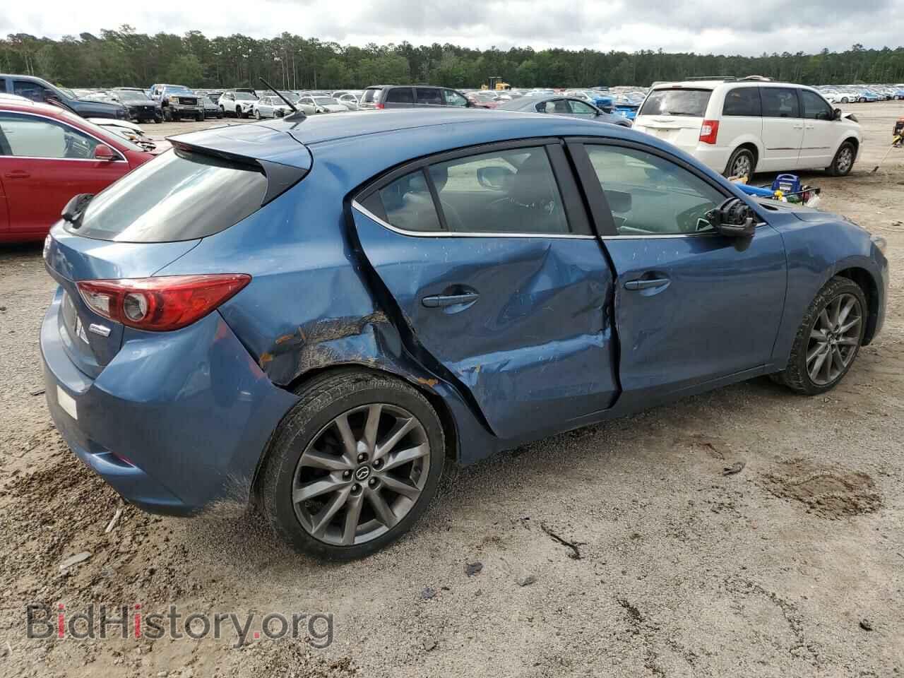 2018 MAZDA 3 - VIN: 3MZBN1L37JM235576 - Фото 3