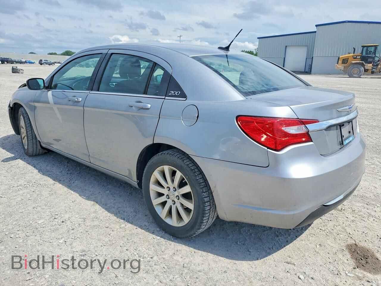 2013 CHRYSLER 200 - VIN: 1C3CCBBB1DN579558 - Photo 2