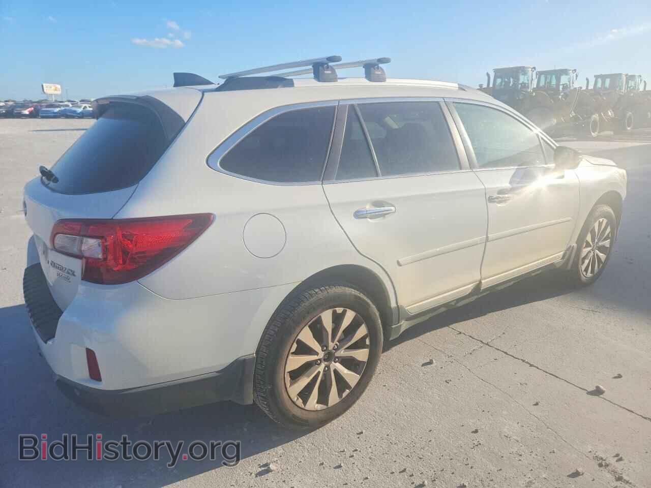 2017 SUBARU OUTBACK - VIN: 4S4BSATC5H3276582 - Фото 3