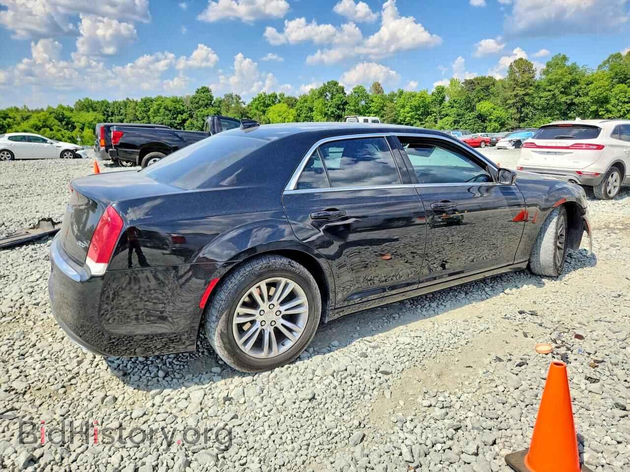 2017 CHRYSLER 300 - VIN: 2C3CCAAG8HH593897 - Photo 3