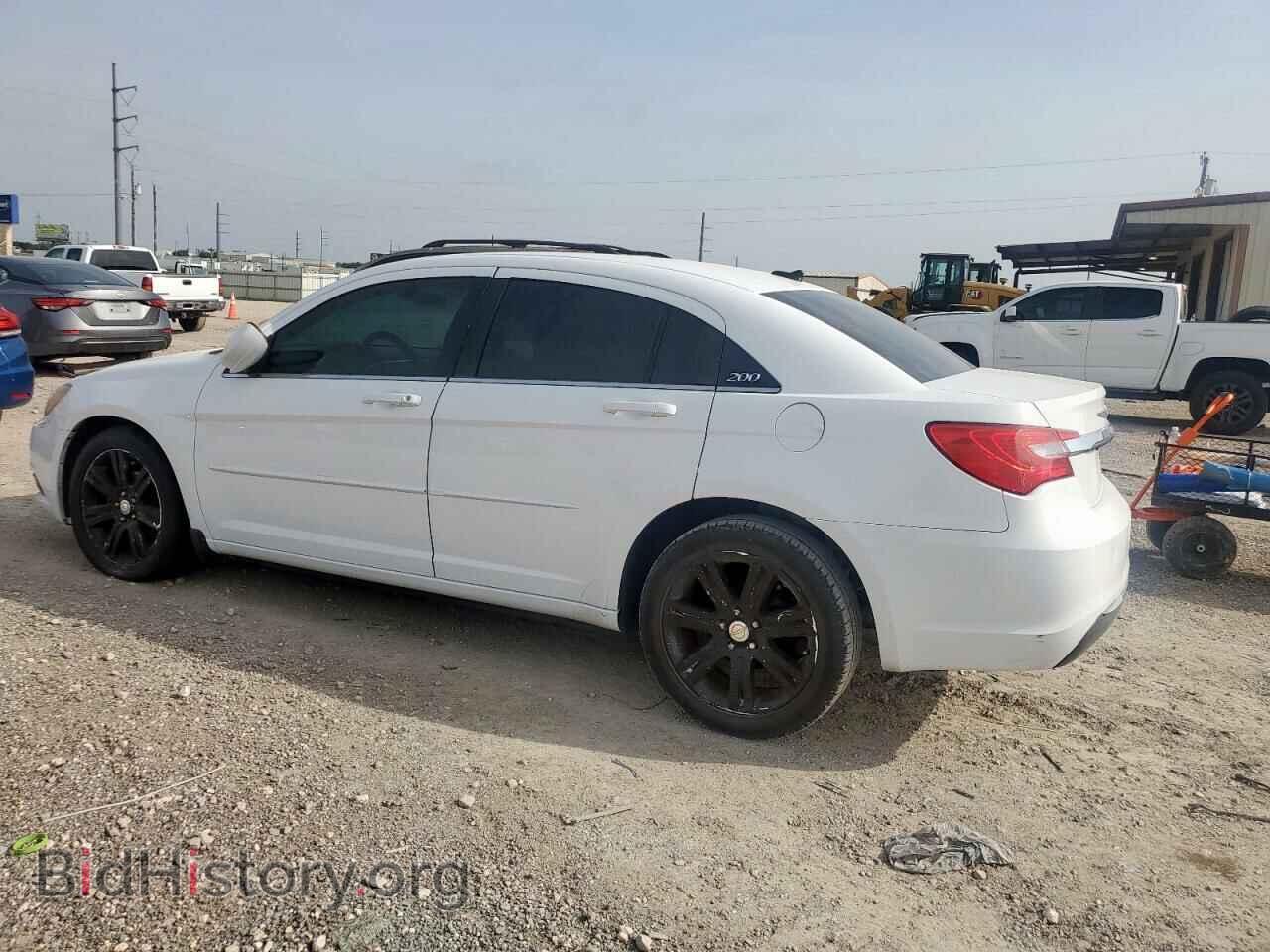2013 CHRYSLER 200 - VIN: 1C3CCBBB0DN656436 - Photo 2